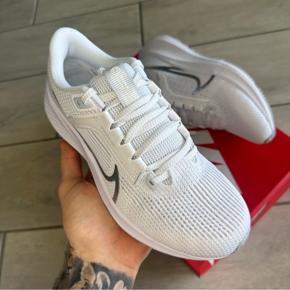 NIKE PEGASUS 40 WHITE - Picture 3 of 4